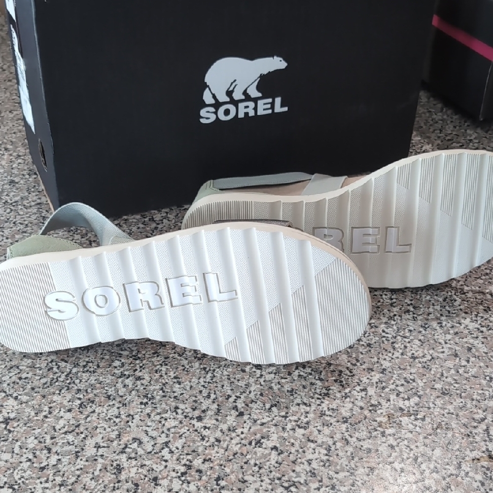 Sorel Green and Silver Leather Sandals - Picture 3 of 5